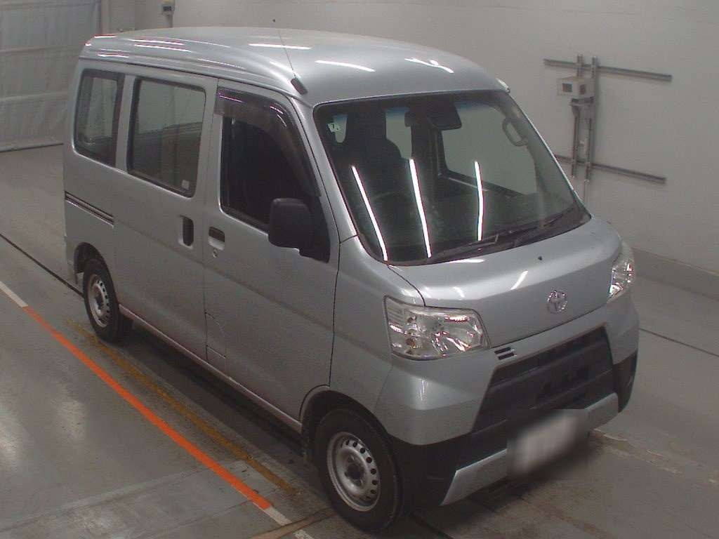 TOYOTA PIXIS VAN