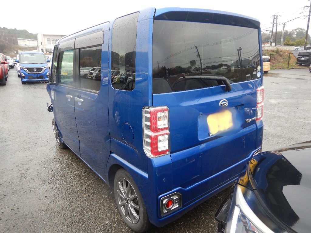 DAIHATSU WAKE