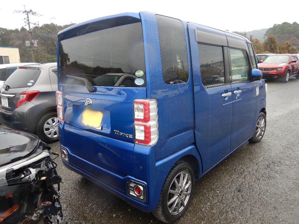 DAIHATSU WAKE