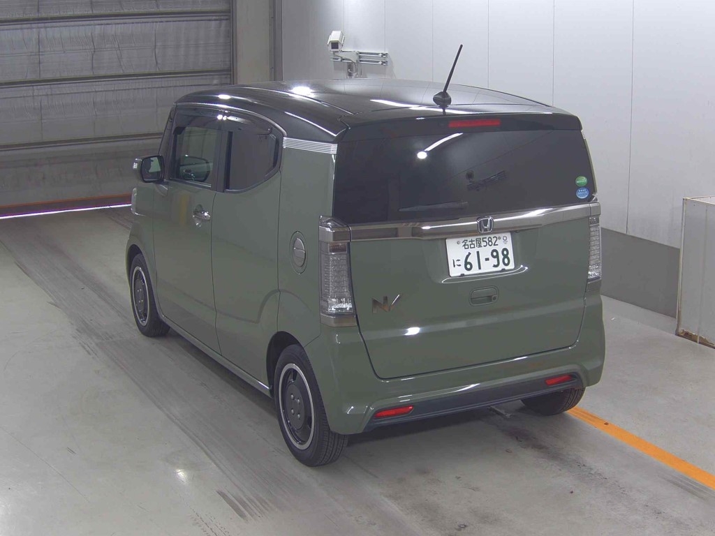 HONDA N-BOX SLASH