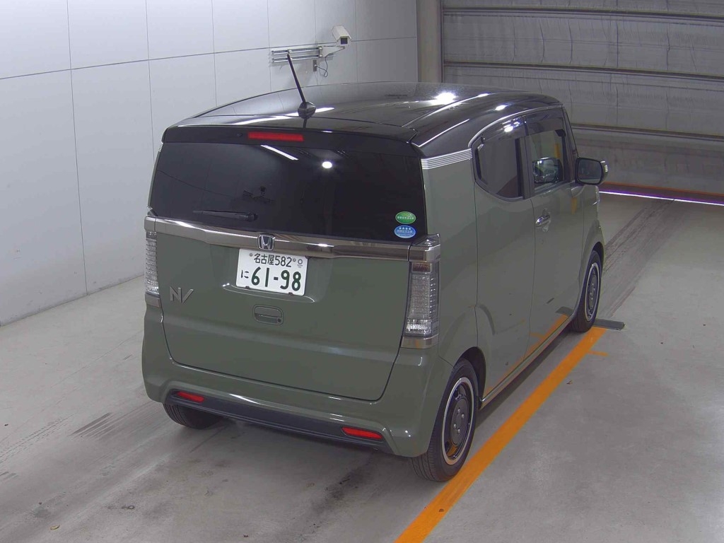 HONDA N-BOX SLASH
