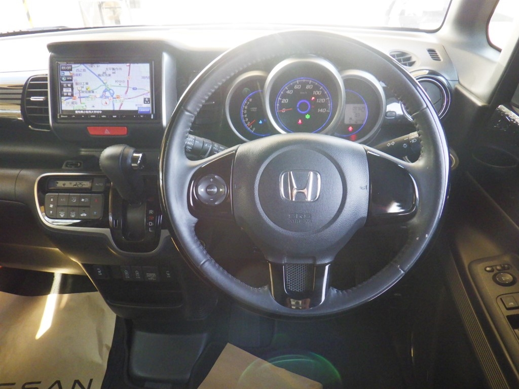 HONDA N-BOX SLASH