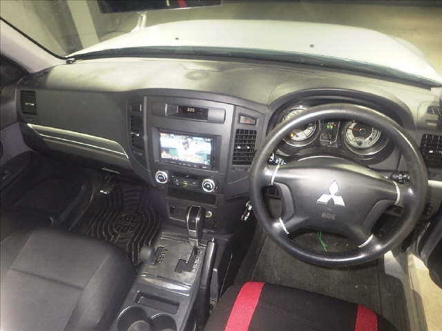 MITSUBISHI PAJERO