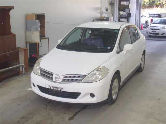 NISSAN TIIDA LATIO