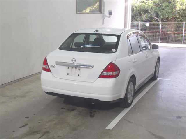 NISSAN TIIDA LATIO
