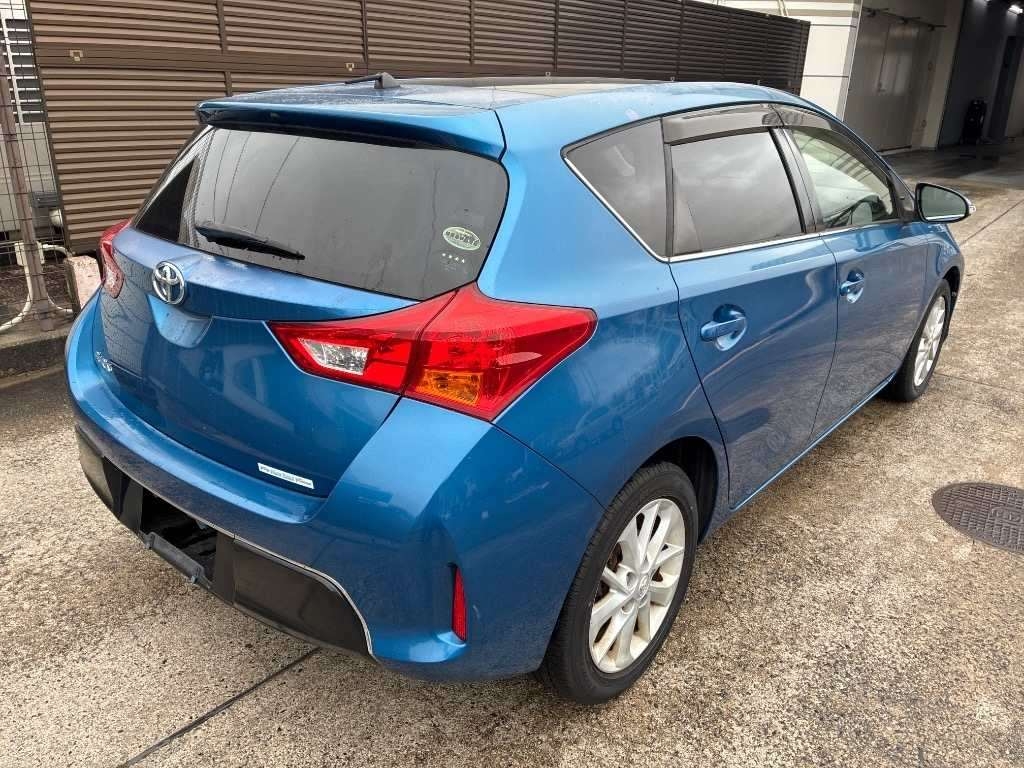 TOYOTA AURIS