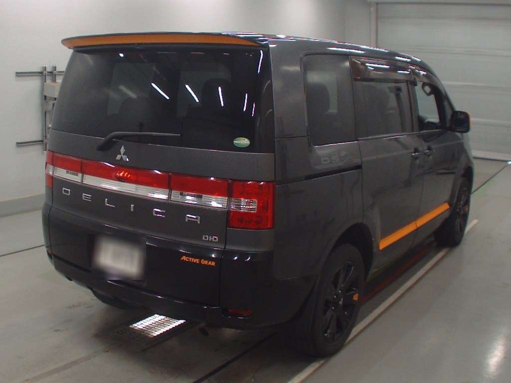 MITSUBISHI DELICA D:5