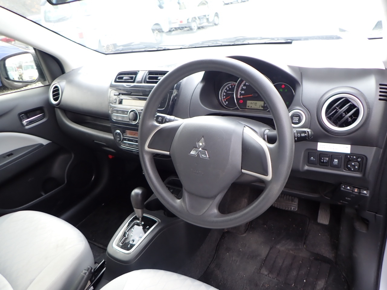 MITSUBISHI MIRAGE