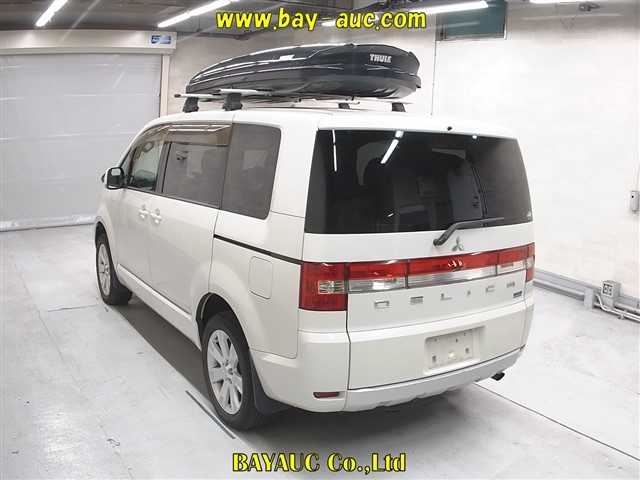 MITSUBISHI DELICA D:5