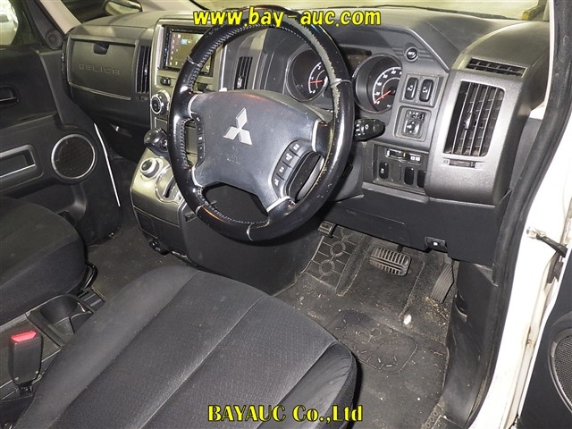 MITSUBISHI DELICA D:5