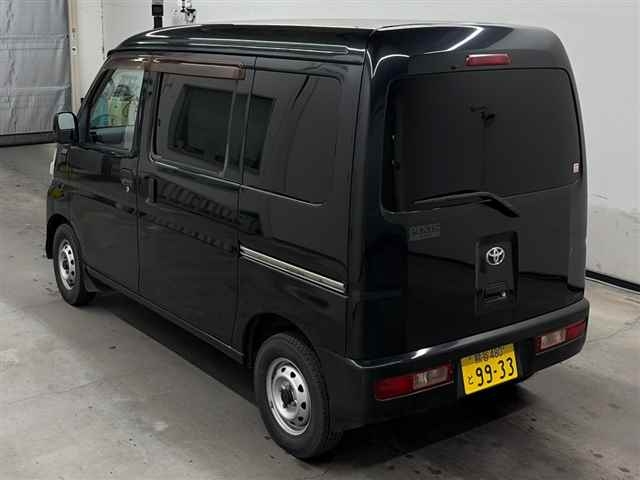 TOYOTA PIXIS VAN