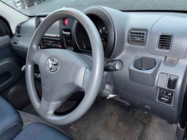 TOYOTA PIXIS VAN