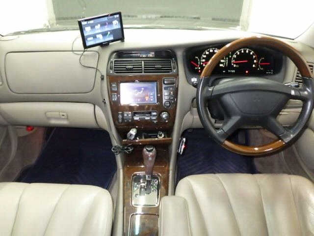 MITSUBISHI DIAMANTE
