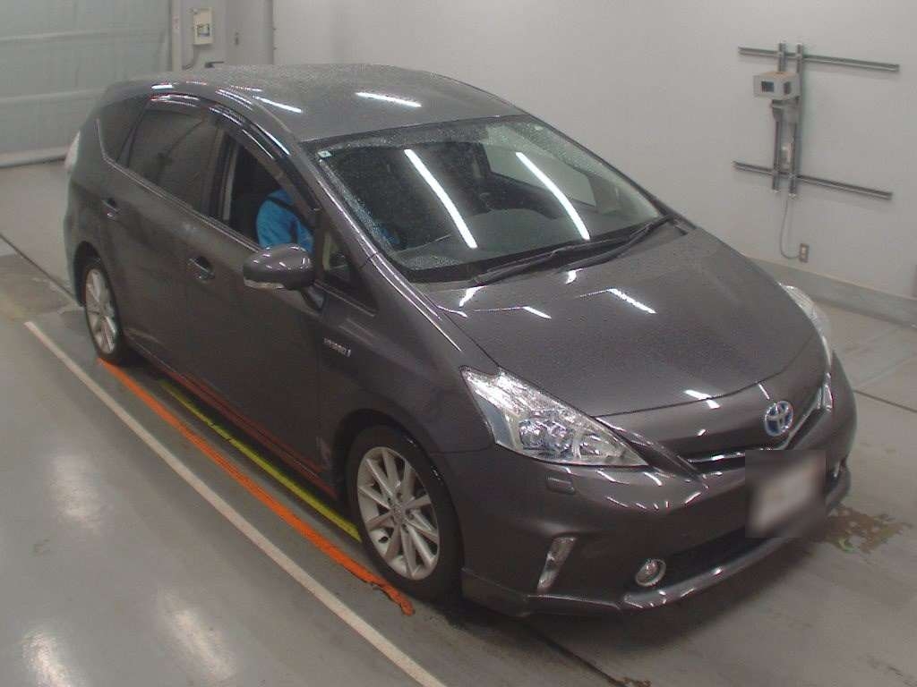 TOYOTA PRIUS ALPHA
