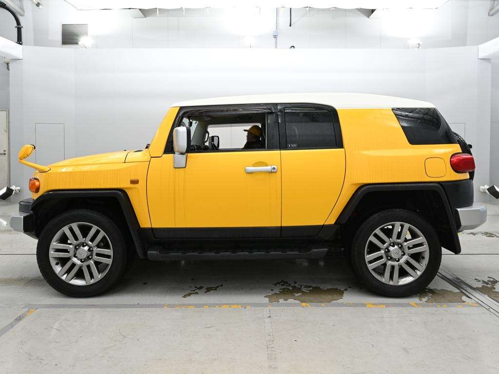 TOYOTA FJ CRUISER