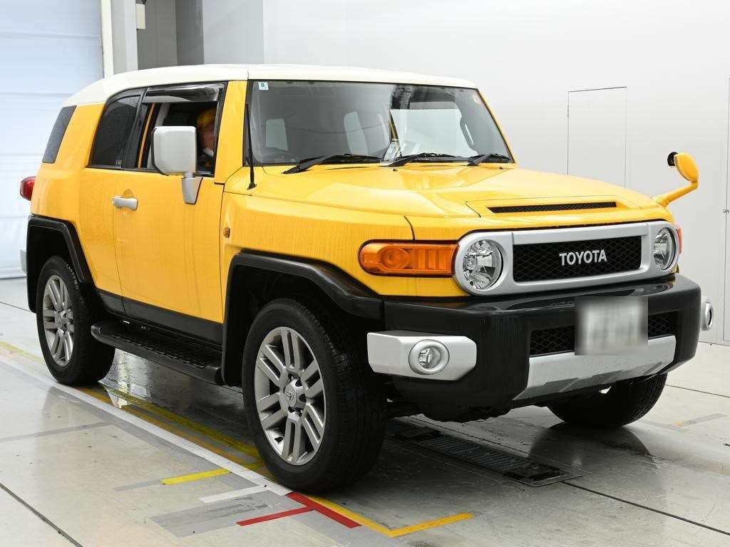 TOYOTA FJ CRUISER