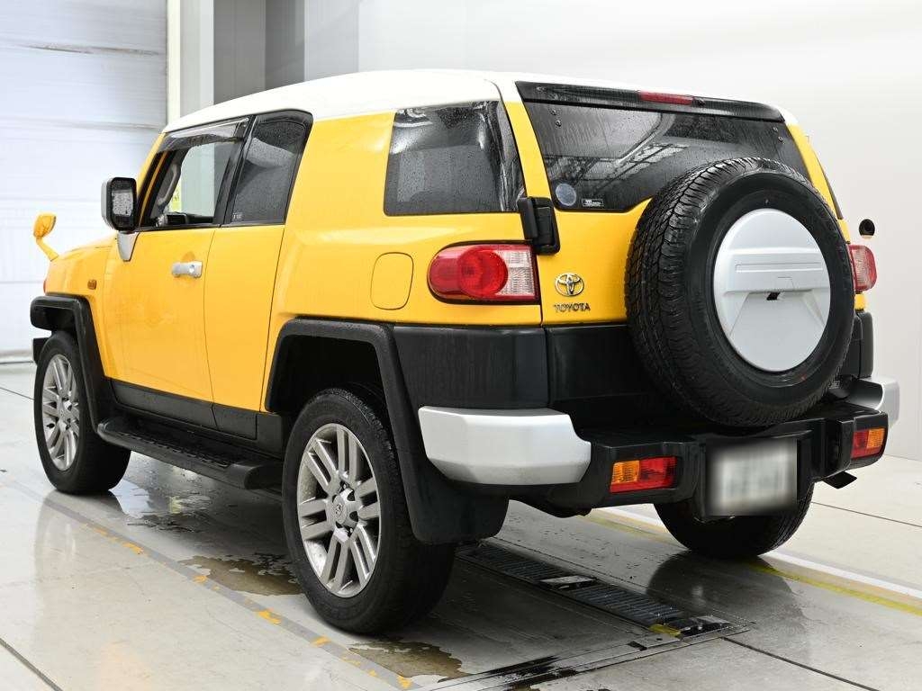 TOYOTA FJ CRUISER