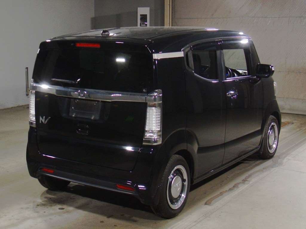 HONDA N-BOX SLASH