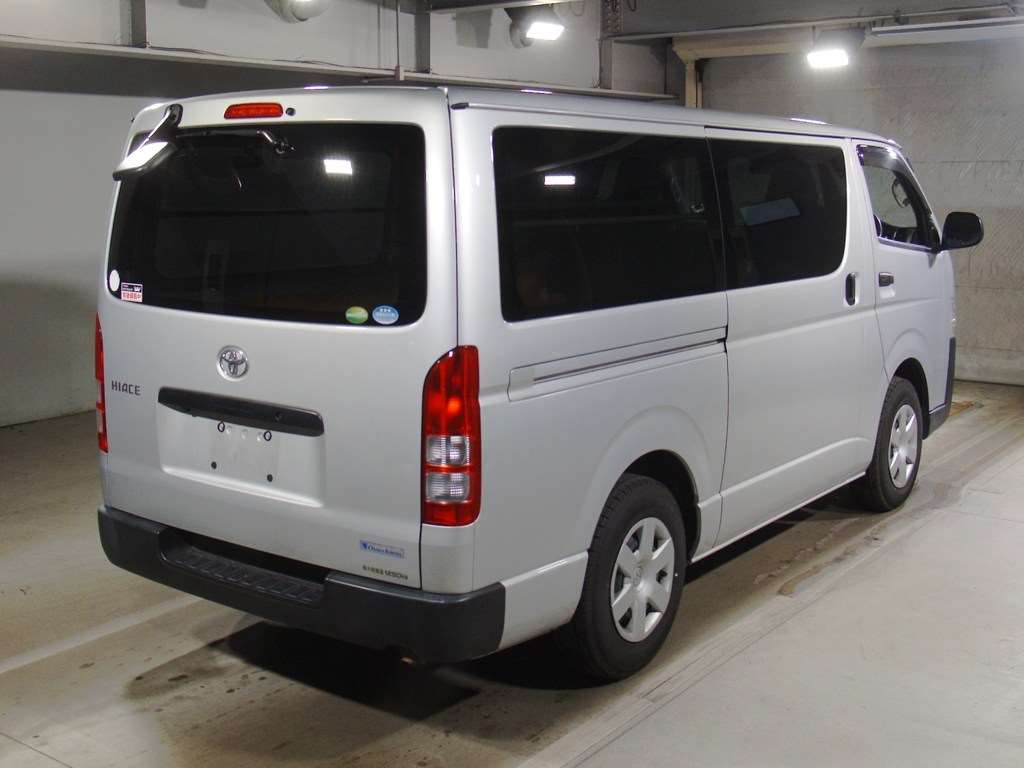 TOYOTA REGIUS ACE