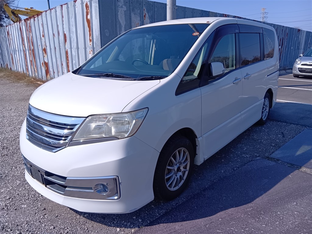 NISSAN SERENA