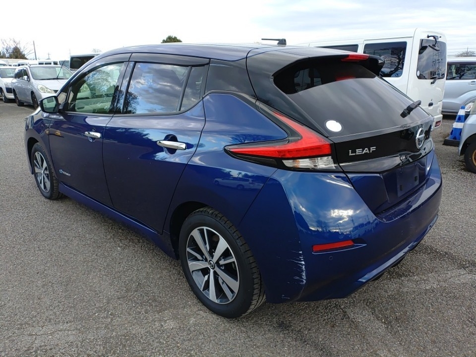 NISSAN LEAF