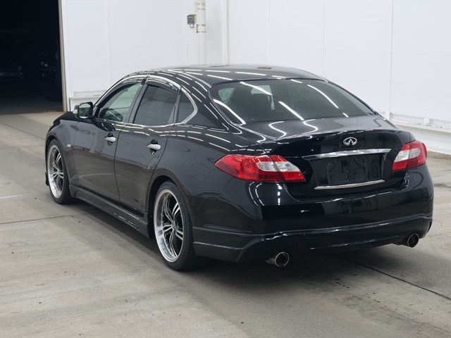 NISSAN FUGA