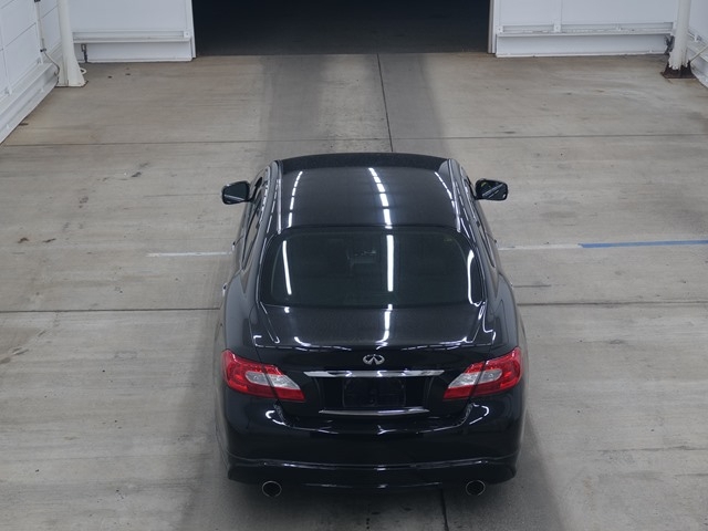 NISSAN FUGA