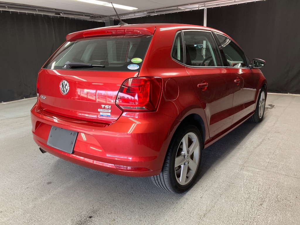 VOLKSWAGEN POLO