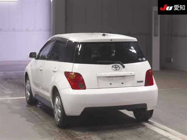 TOYOTA IST