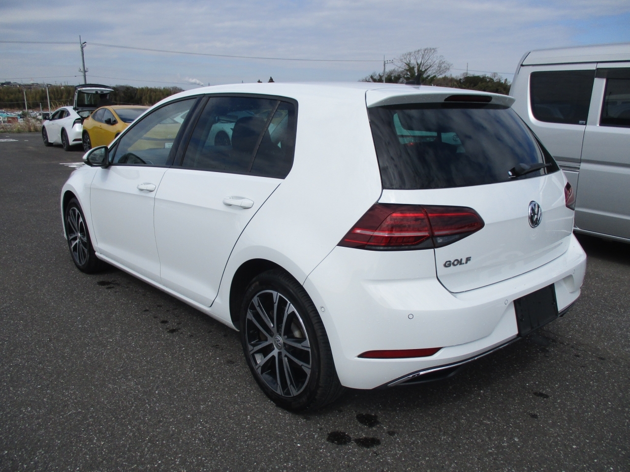 VOLKSWAGEN GOLF