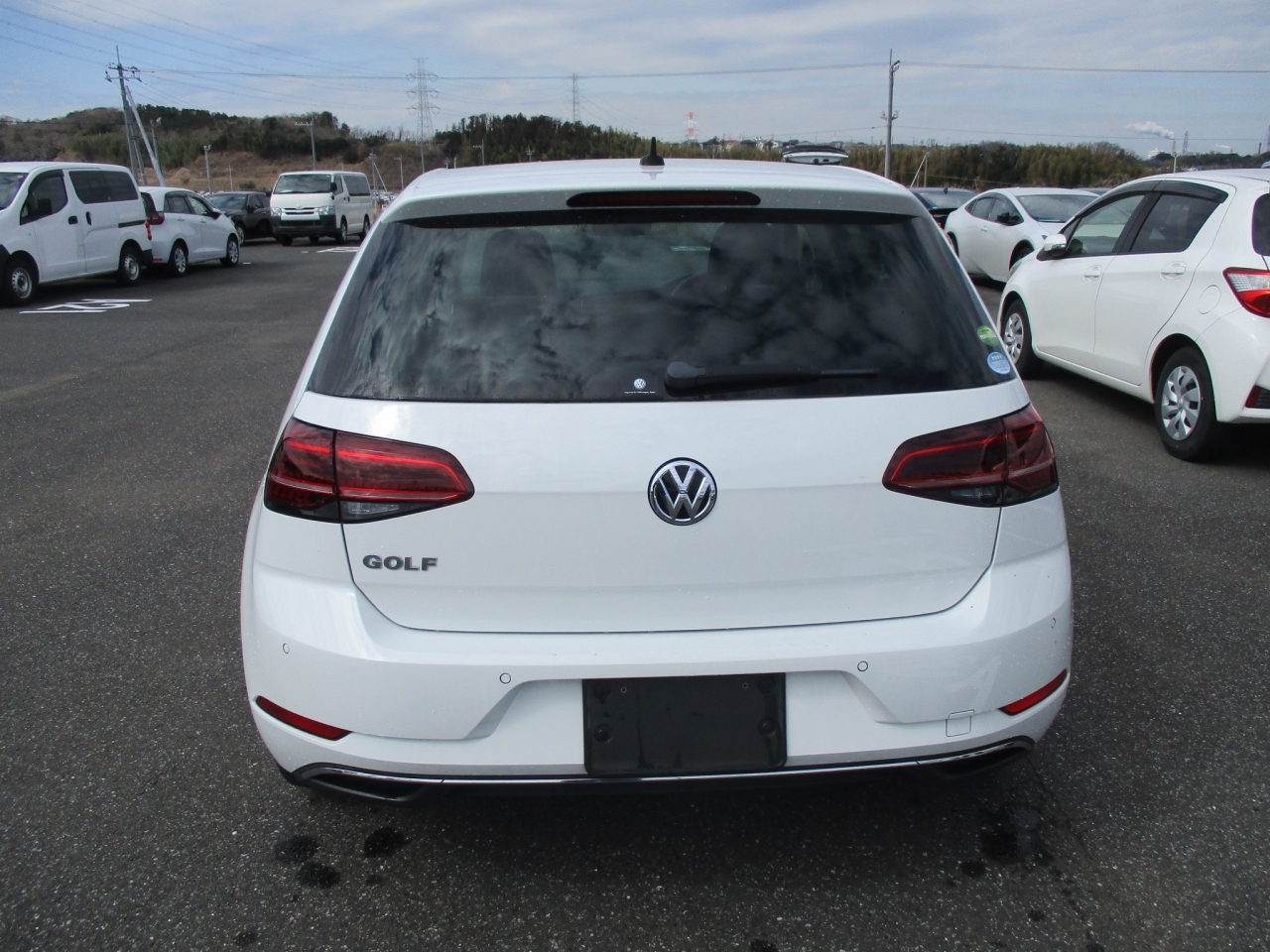 VOLKSWAGEN GOLF