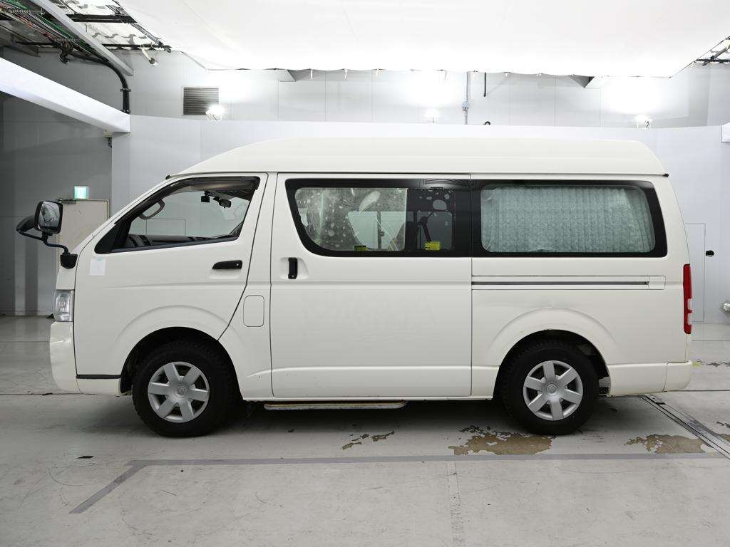 TOYOTA REGIUS ACE