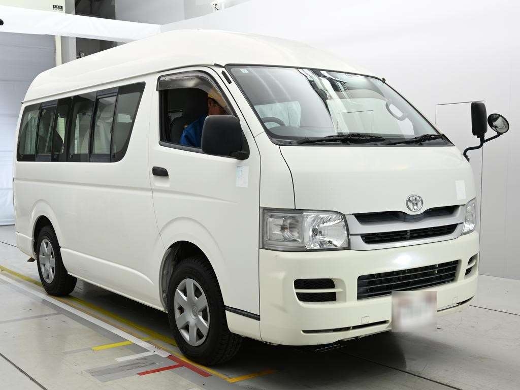 TOYOTA REGIUS ACE