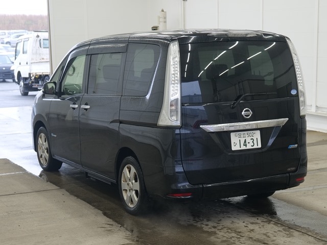 NISSAN SERENA
