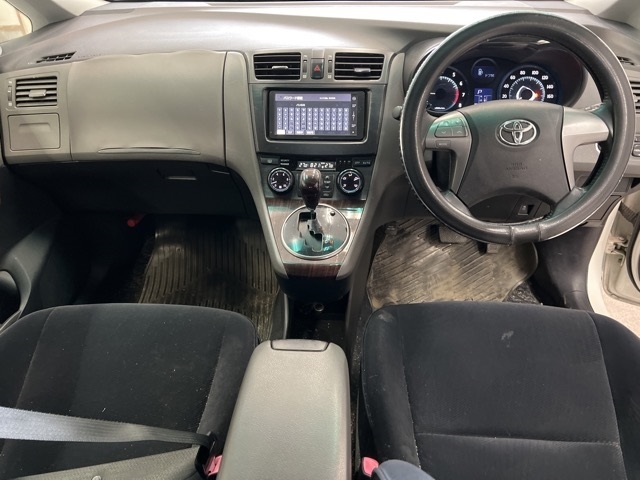 TOYOTA MARK X ZIO