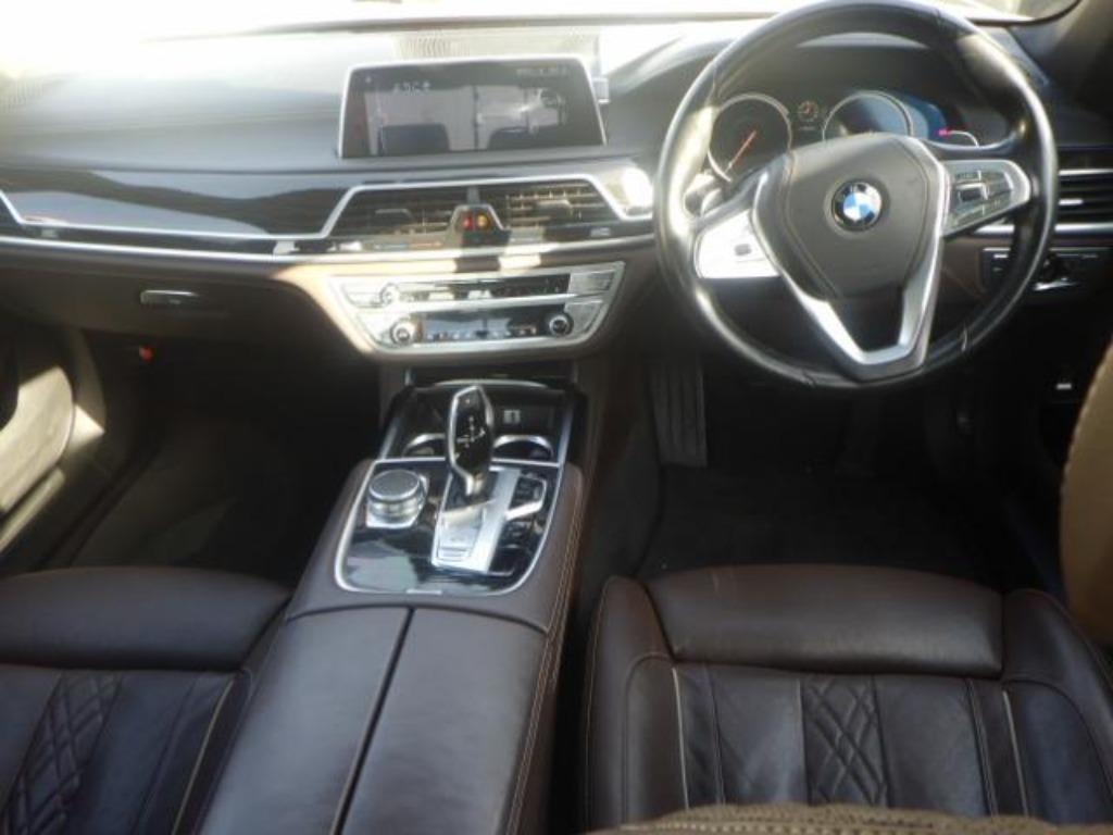 BMW 7-SERIES