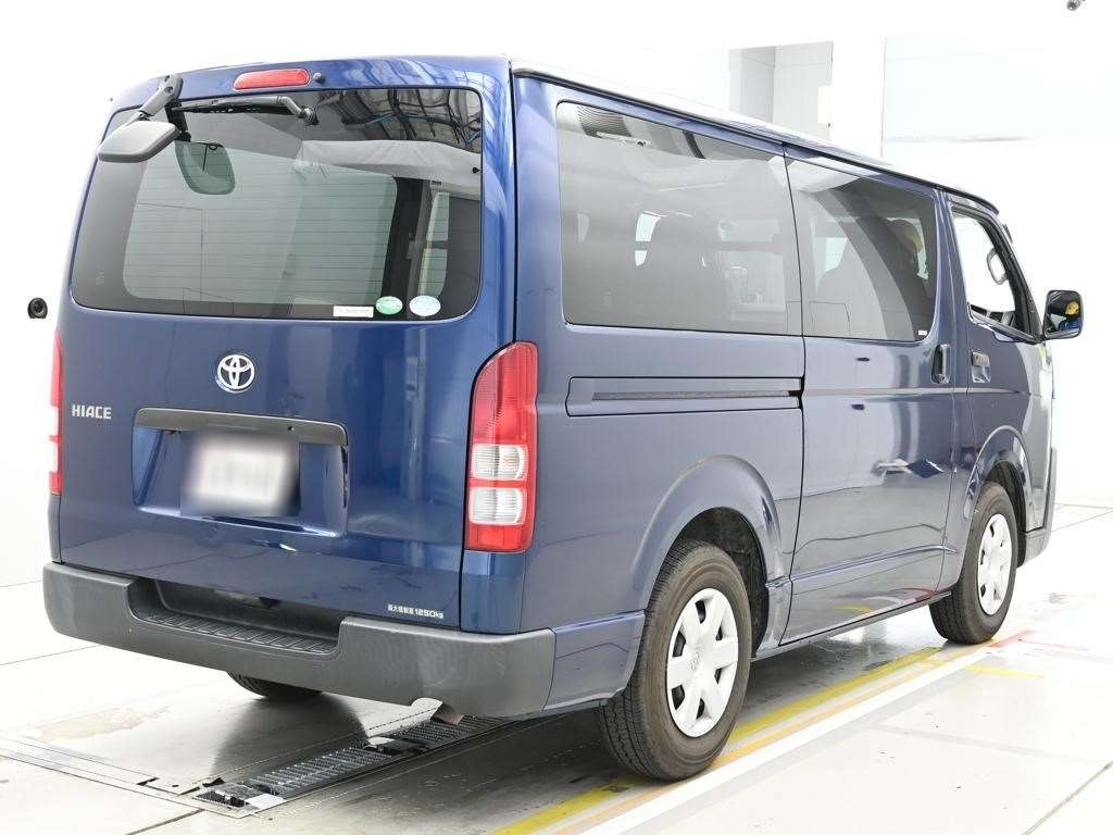 TOYOTA REGIUS ACE
