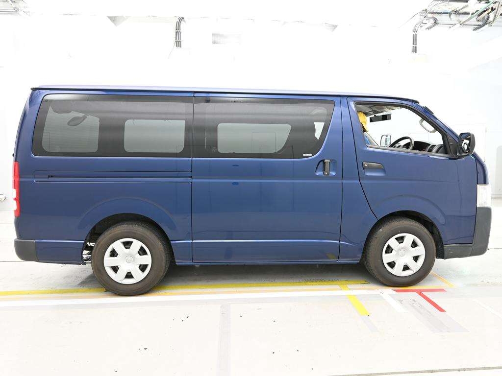 TOYOTA REGIUS ACE