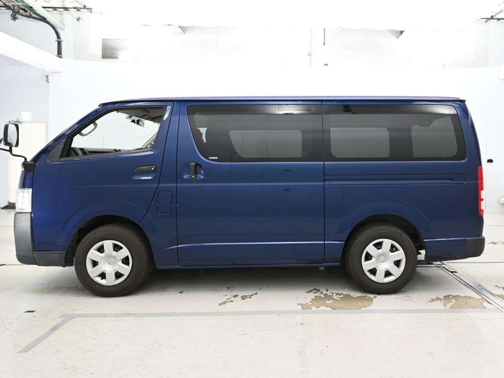 TOYOTA REGIUS ACE