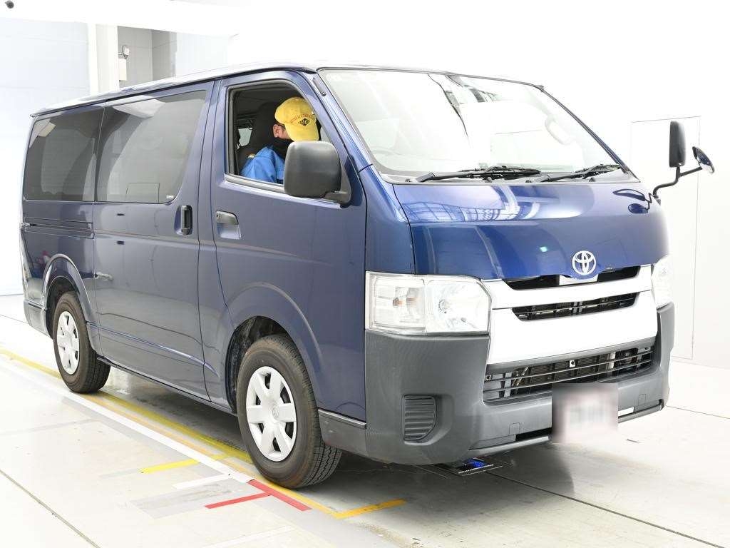 TOYOTA REGIUS ACE