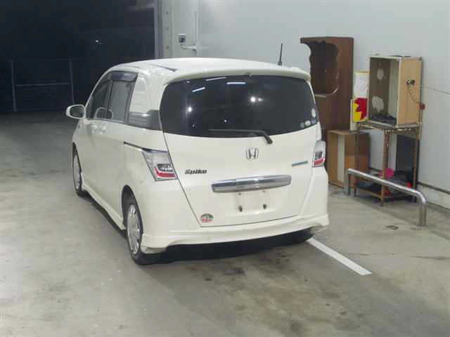 HONDA FREED SPIKE