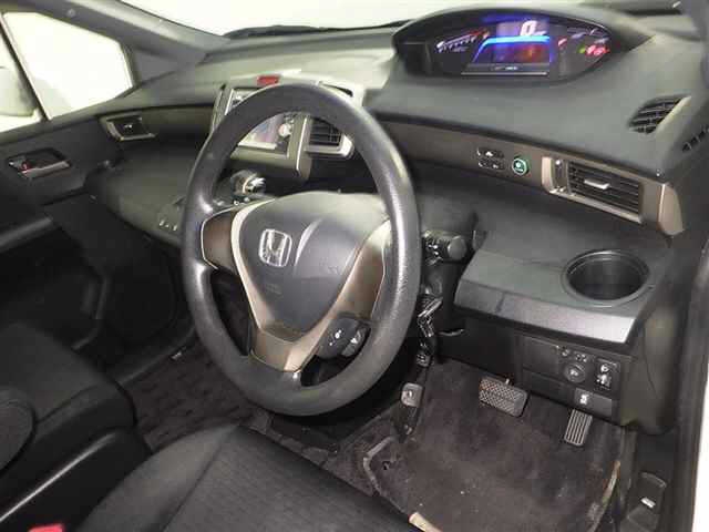 HONDA FREED SPIKE