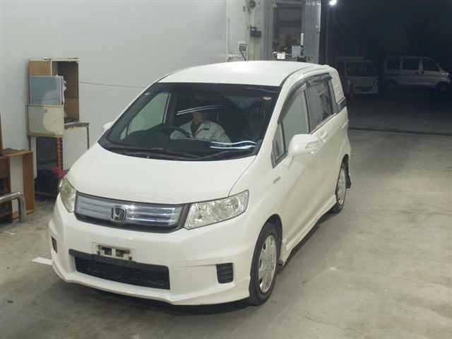 HONDA FREED SPIKE