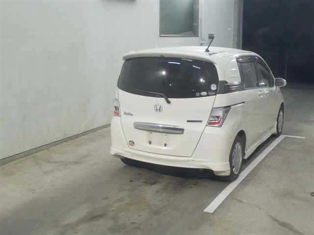HONDA FREED SPIKE