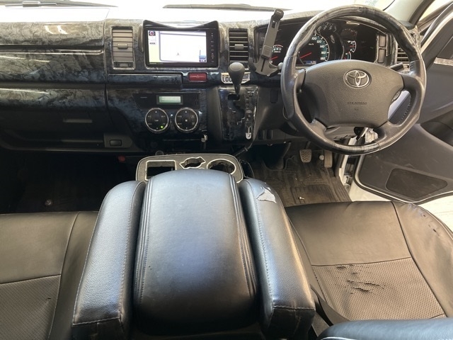 TOYOTA REGIUS ACE