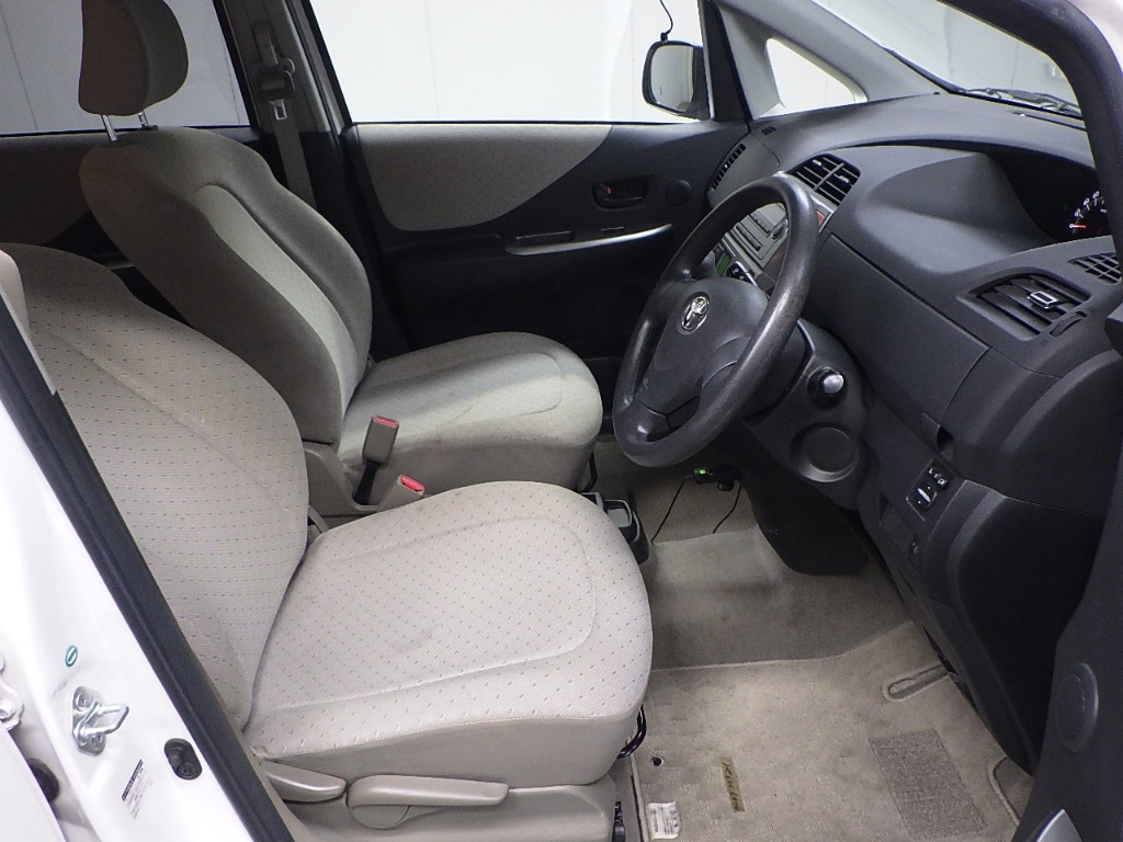 TOYOTA RACTIS