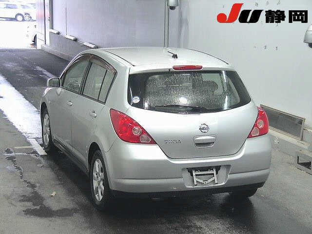 NISSAN TIIDA