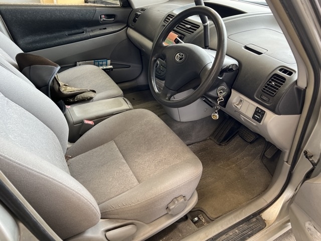 TOYOTA OPA