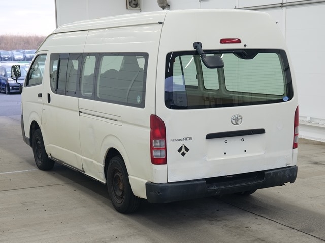 TOYOTA REGIUS ACE