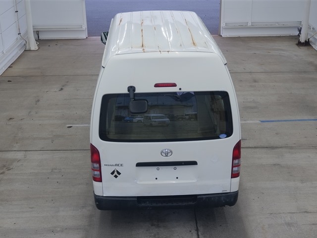 TOYOTA REGIUS ACE